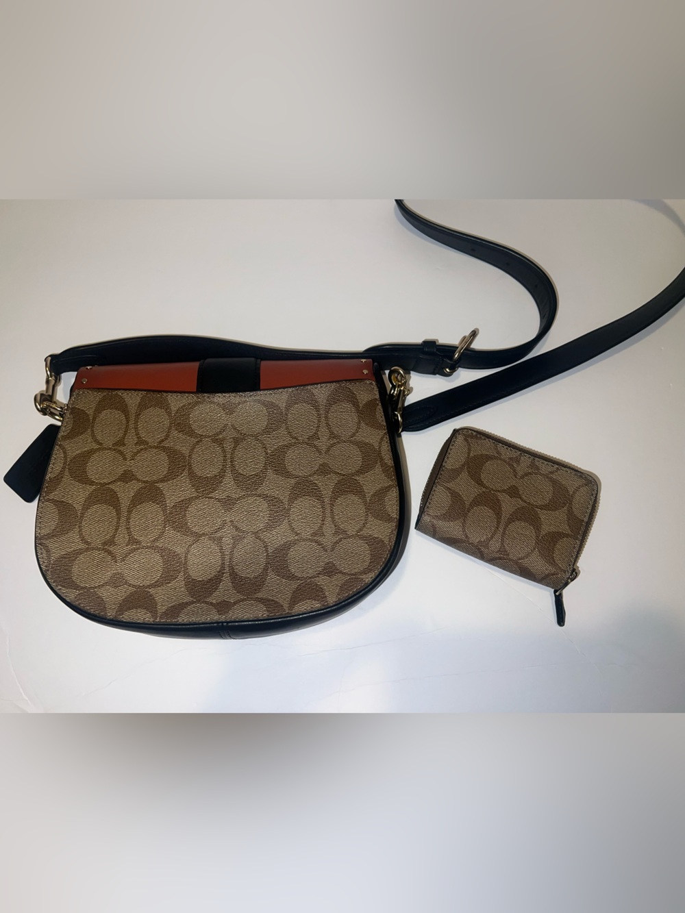 Coach C3593 Georgie Saddle Bag & Trifold Riley Wallet - Picture 3 of 12